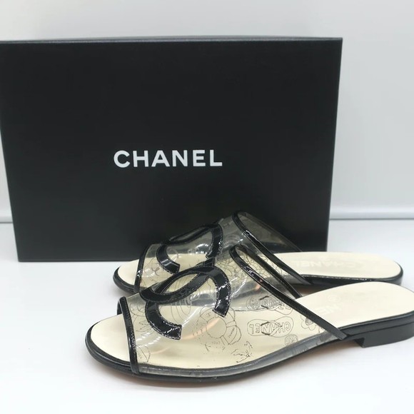 Chanel 19S Fantasy PVC Printed Mules Black Patent Leather Trim Size 38C - Picture 1 of 12